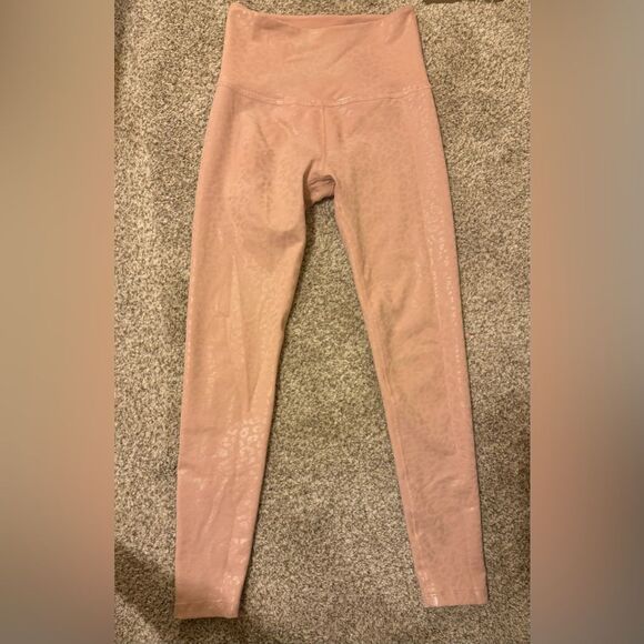 Beyond Yoga Shiny Leopard High Waisted Legging | XSmall | Tinted Rose - Picture 5 of 8